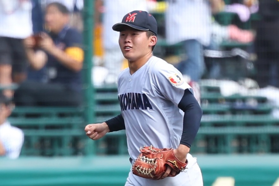 花巻東戦で好守を見せた横浜・江坂佳史【写真:加治屋友輝】