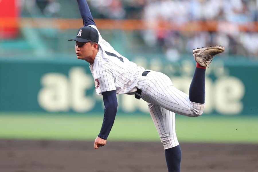 健大高崎との準々決勝に先発した有明・斉藤遼汰郎【写真:アフロ】