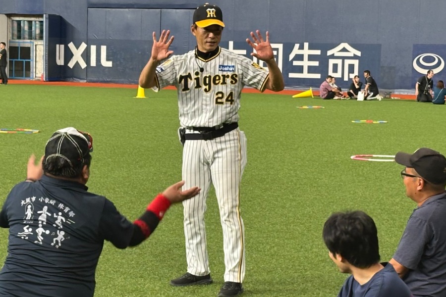 ゲスト講師を務めた元阪神の桧山進次郎氏【写真:宮脇広久】