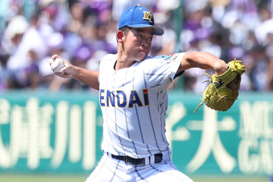 天理戦に先発した健大高崎・佐藤麻恩【写真：加治屋友輝】