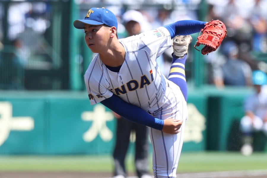 天理戦の9回に登板した健大高崎・石垣聡志【写真:加治屋友輝】