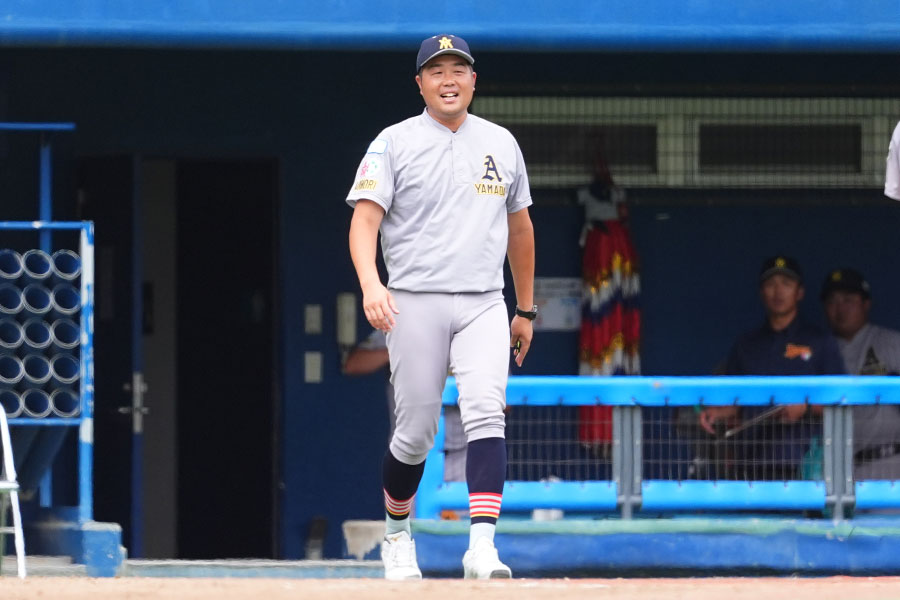 青森山田リトルシニア・中條純監督【写真：小林靖】