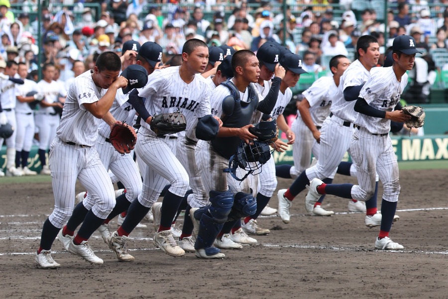 初出場ながらベスト8入りを果たした有明ナイン【写真：加治屋友輝】