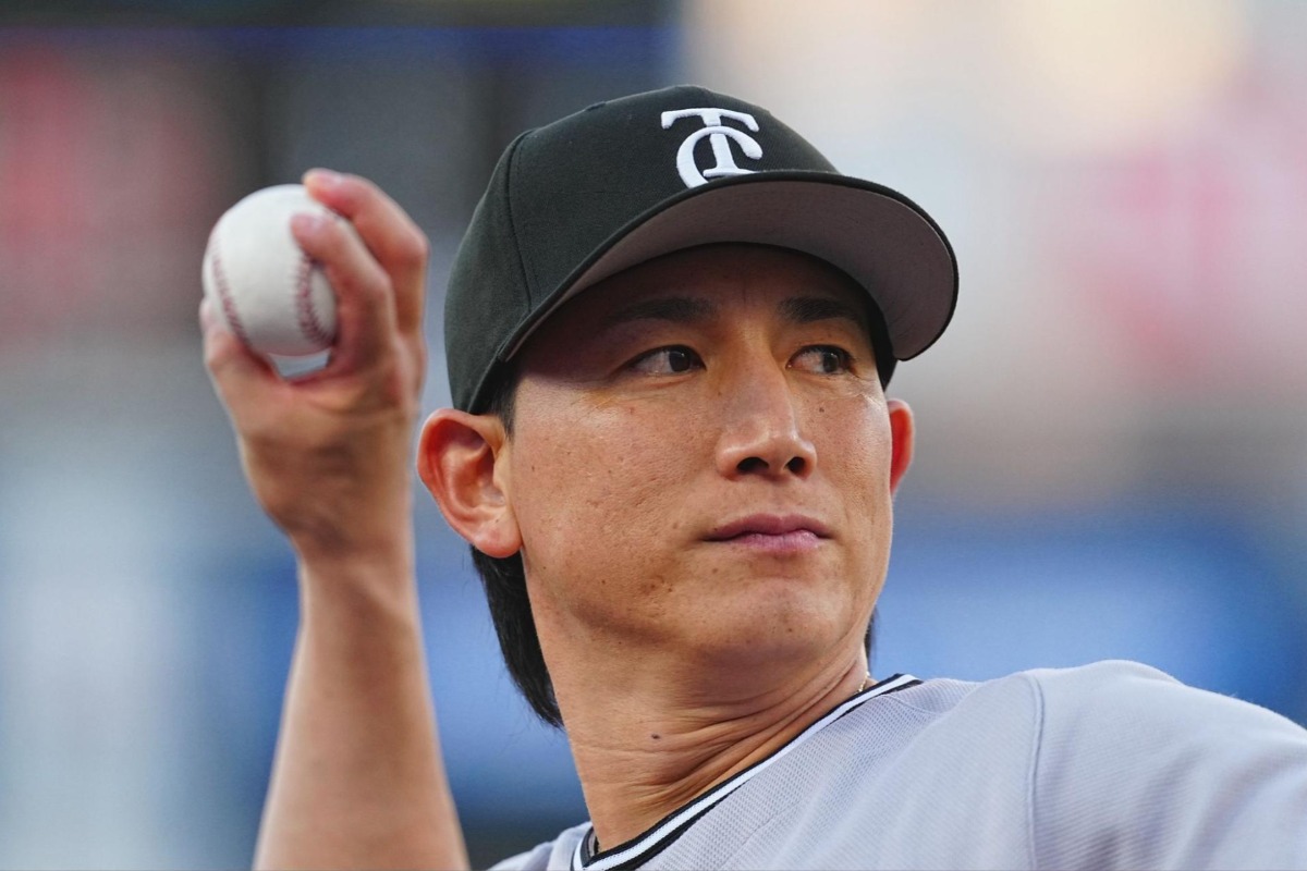 小林誠司は田中瑛のシュートに無類の“強さ”を感じている【写真：荒川祐史】