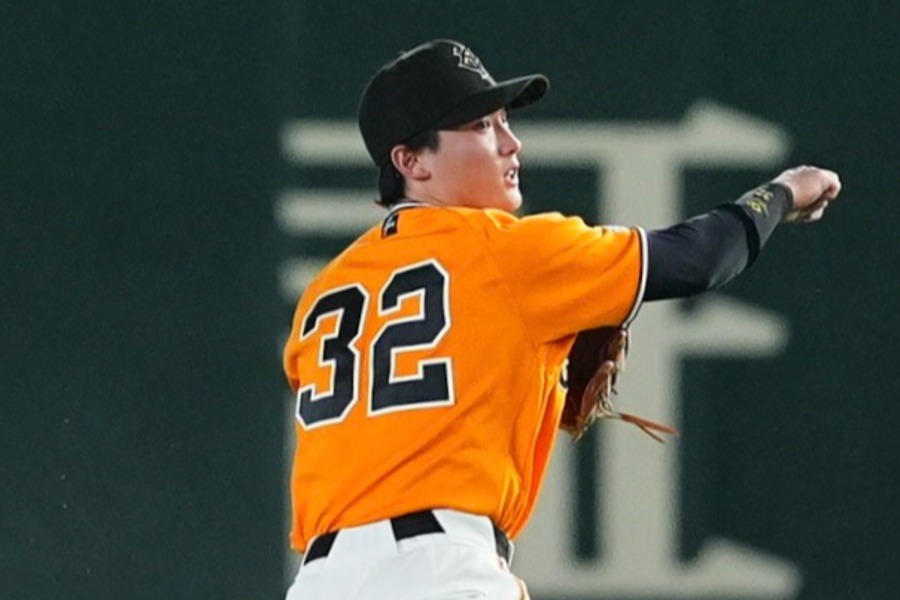 広島戦で好守を見せた巨人・浦田俊輔【写真:小林靖】