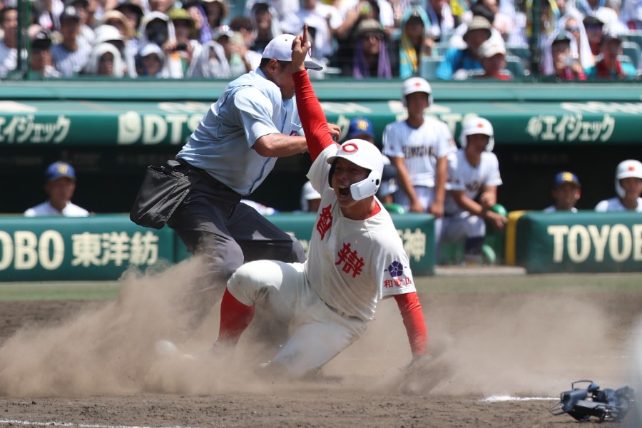 智弁和歌山が5年ぶり4度目の優勝を飾った【写真：加治屋友輝】