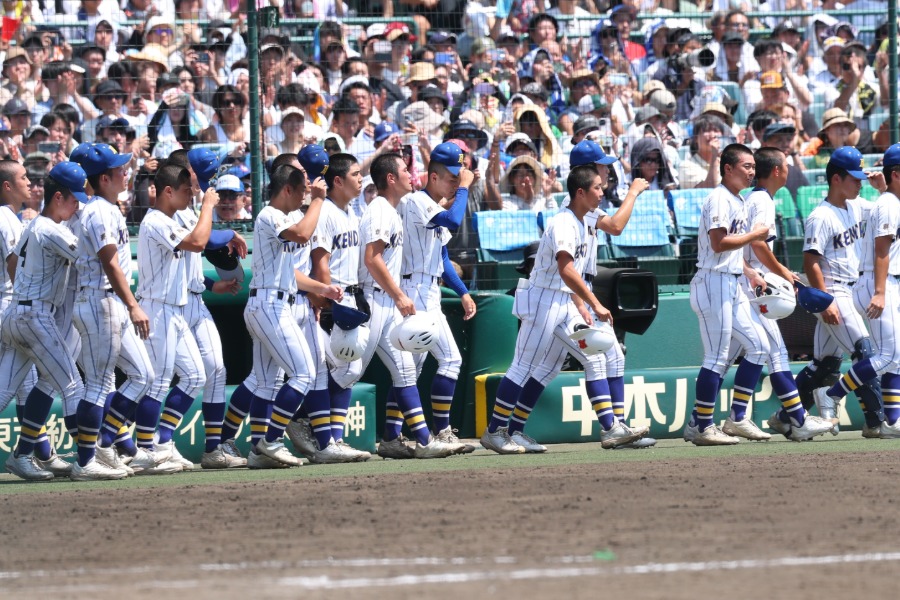 智弁和歌山に敗れた健大高崎ナイン【写真：加治屋友輝】