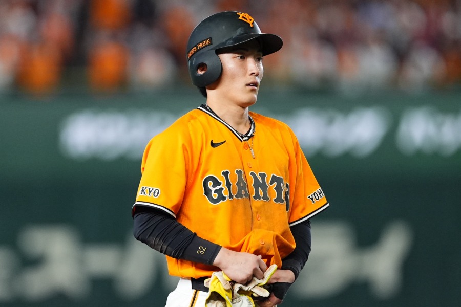 巨人・浦田俊輔【写真：小林靖】