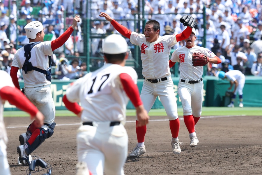 優勝した智弁和歌山ナイン【写真:加治屋友輝】