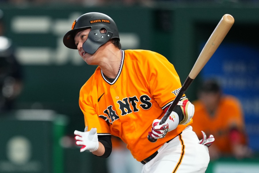 広島戦に出場した巨人・坂本勇人【写真：イワモトアキト】