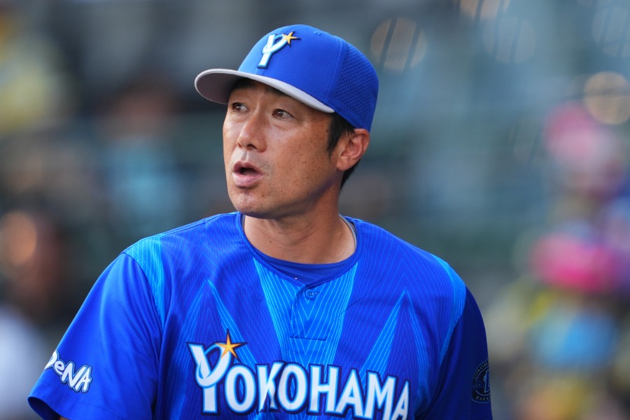 DeNA・相川亮二監督【写真：イワモトアキト】