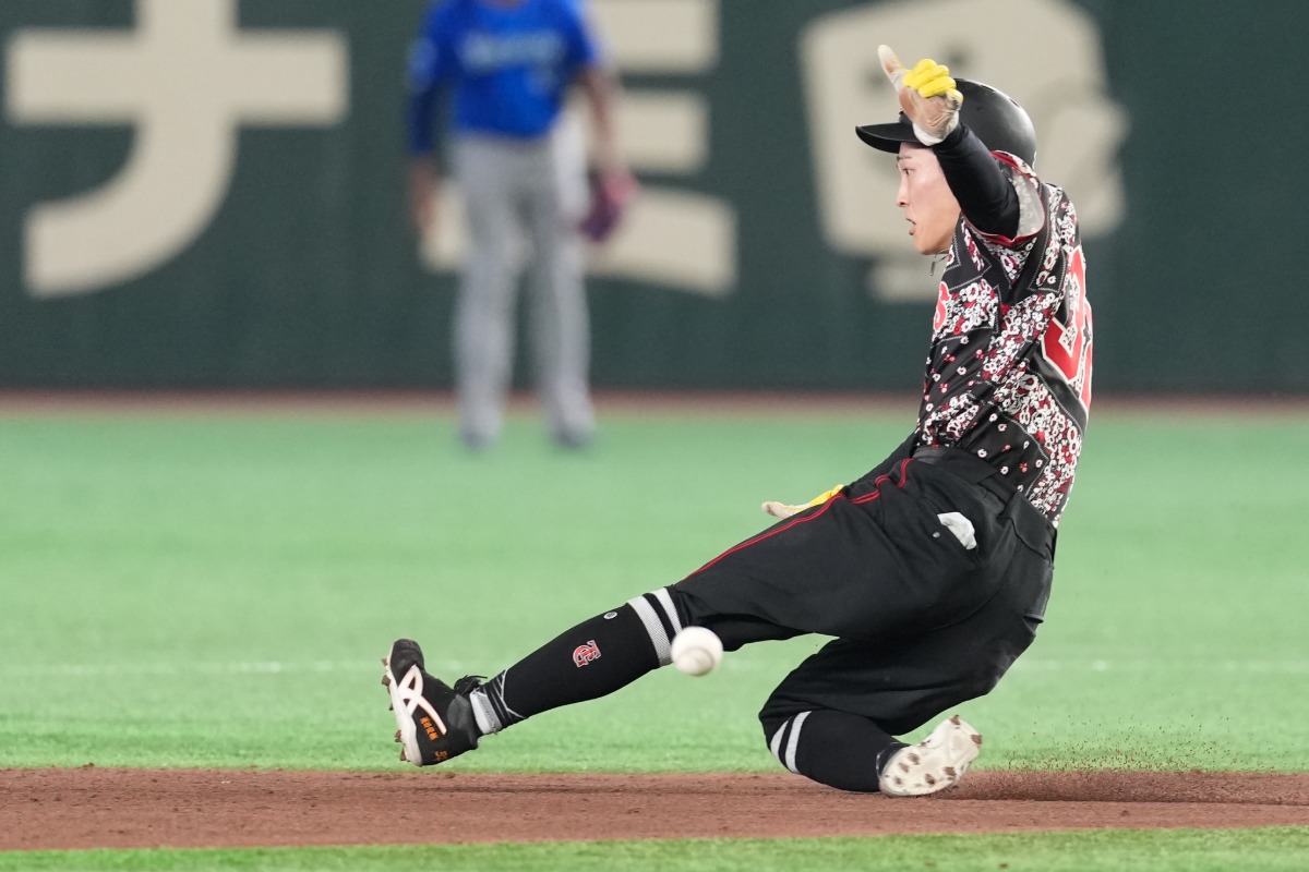 積極的な走塁でチームを活気づけている【写真：井上学】