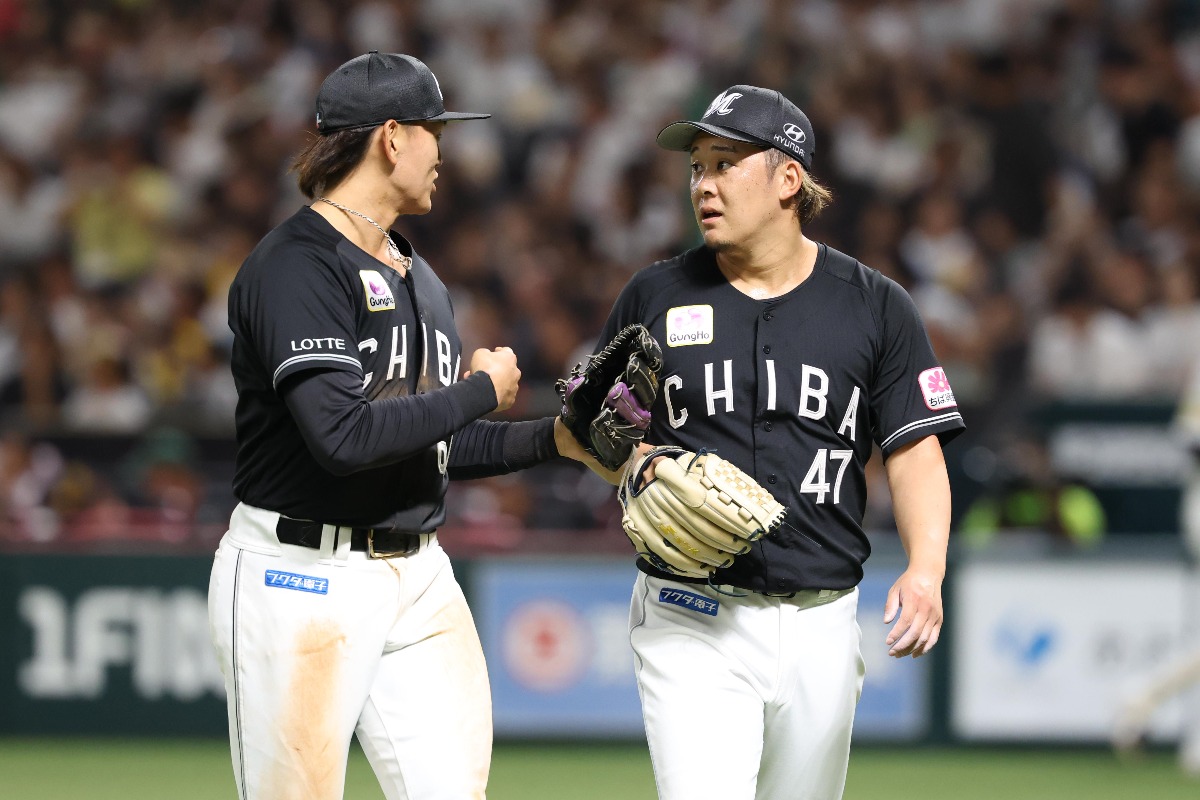 シーズンも佳境を迎えるが、さらに調子を上げてきている鈴木（右）【写真：栗木一考】