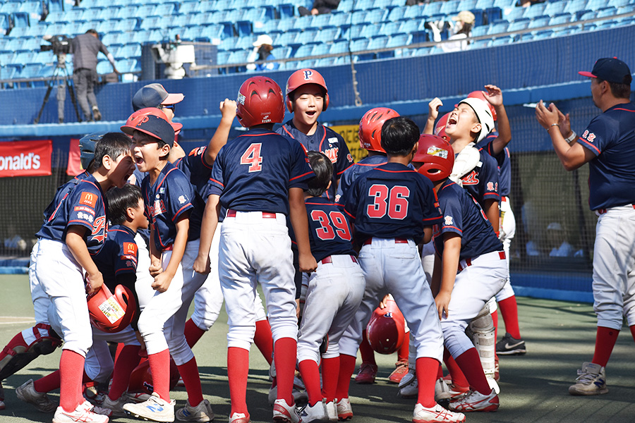全日本学童大会で準決勝に臨んだ船橋フェニックス【写真：高橋幸司】