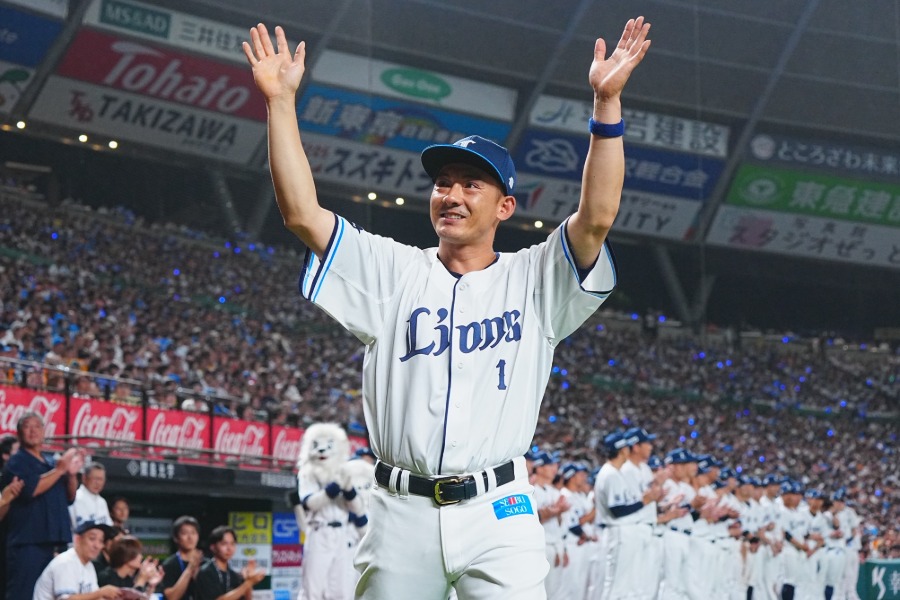 楽天戦に出場した西武・栗山巧【写真：荒川祐史】
