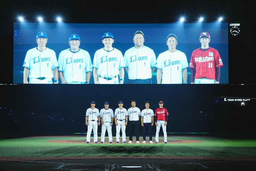 試合後のセレモニーの様子【写真：荒川祐史】