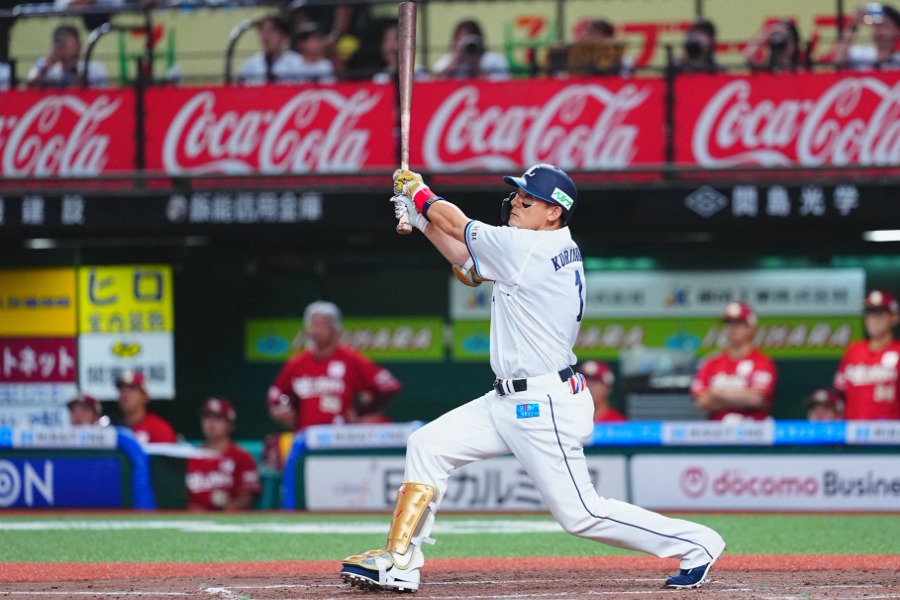 30日の楽天戦で引退試合に臨んだ栗山巧【写真：荒川祐史】