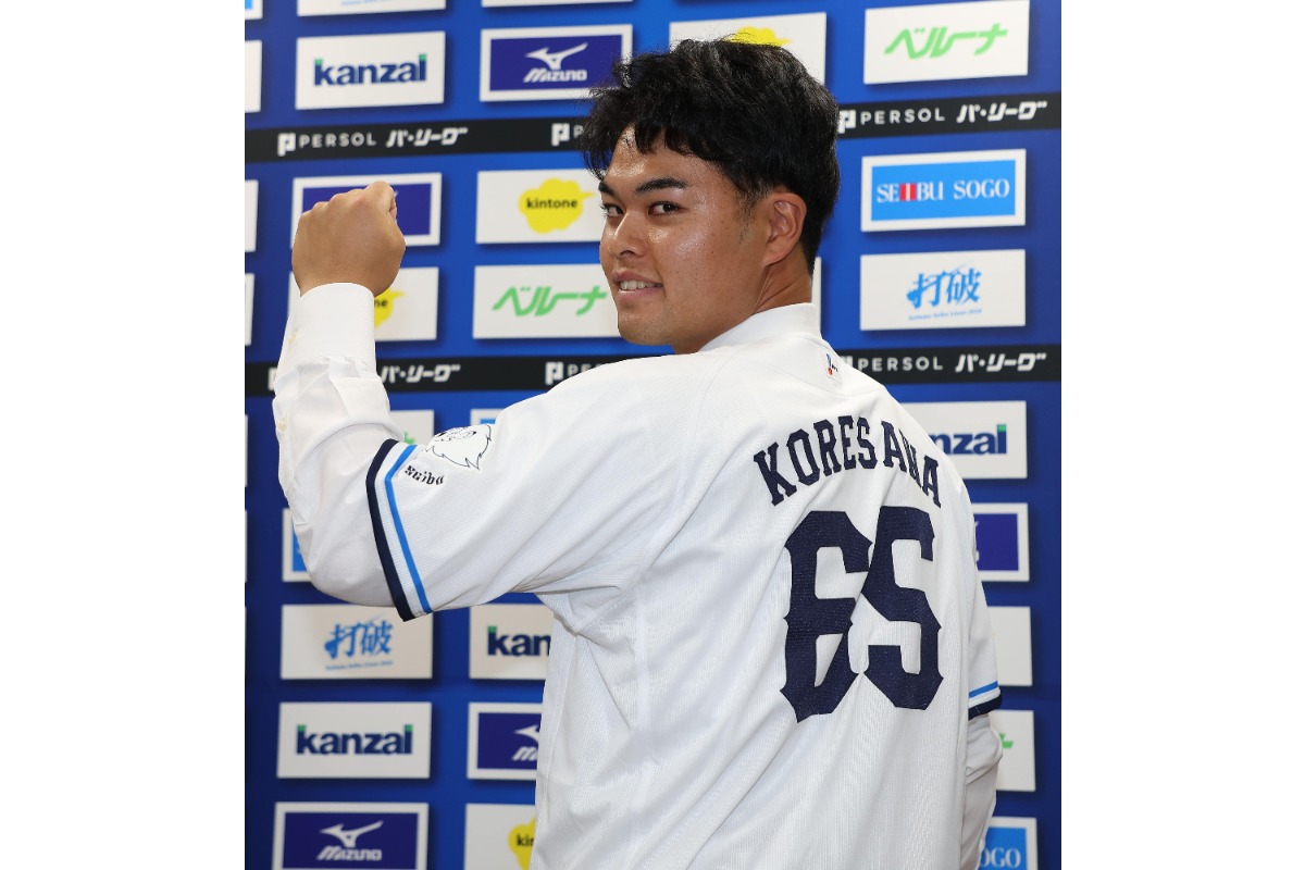 昨季まで古市尊がつけていた「65」に決まった【写真:産経新聞社】