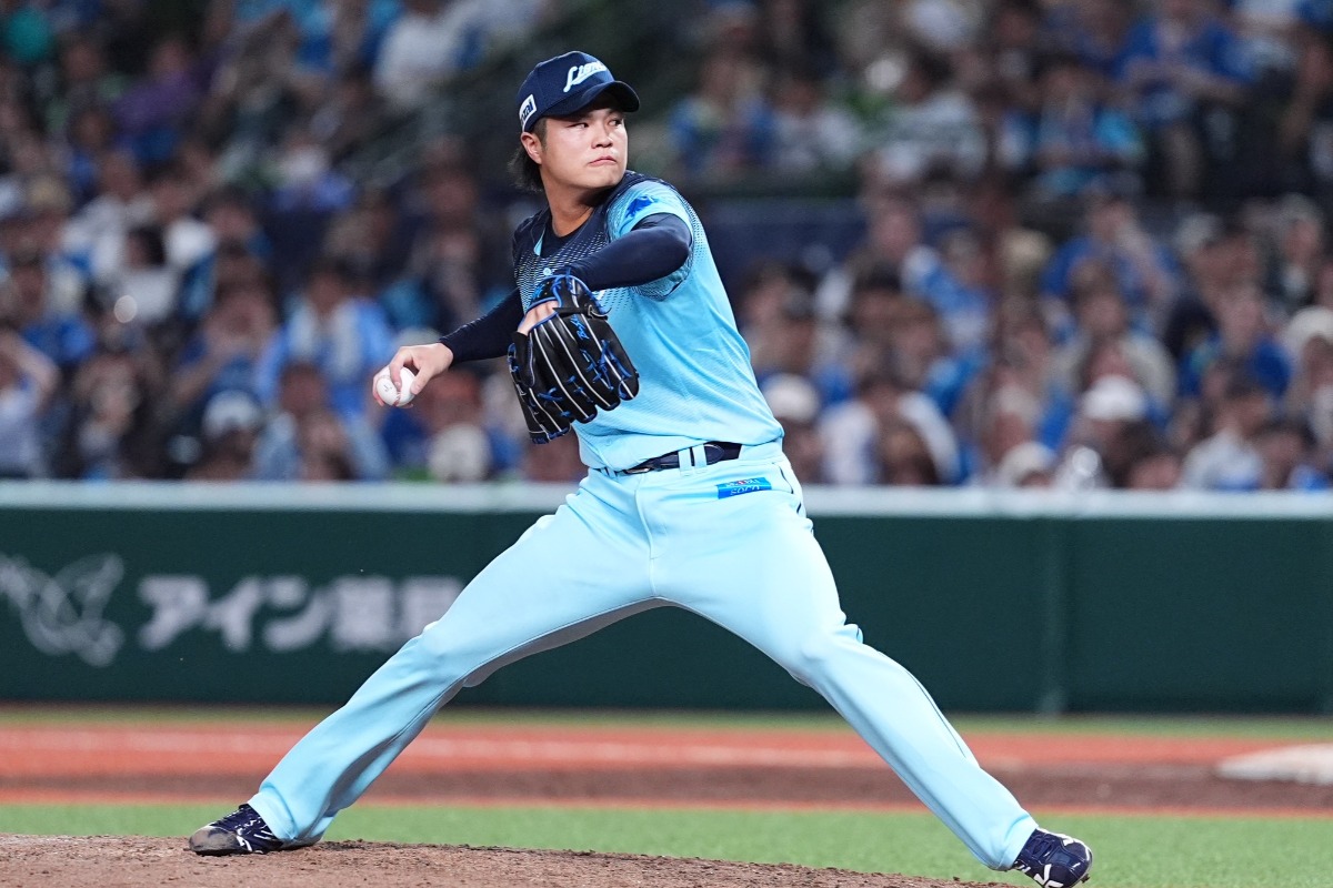シーズンと途中からクローザーに定着。剛腕を武器に躍動している【写真：小林靖】