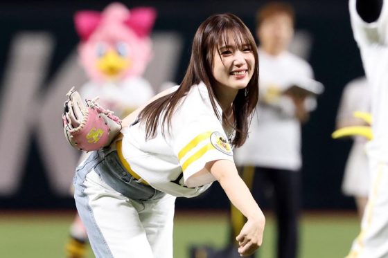 鷹の勝利納得？「毎試合来て！」　驚異“〇〇〇〇〇〇〇”…人気美女に感謝の声「ほんと無敵」