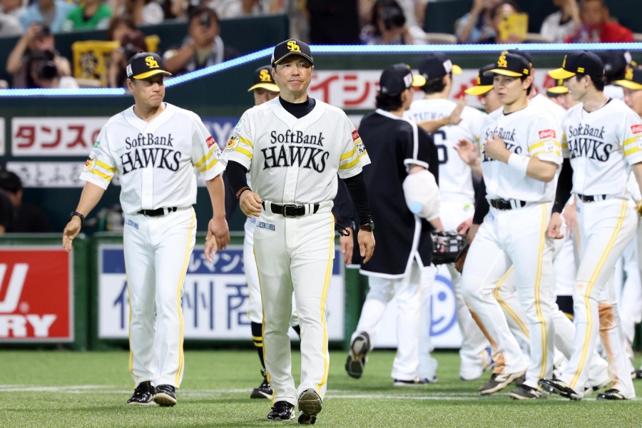 西武に勝利したホークスナイン【写真：栗木一考】