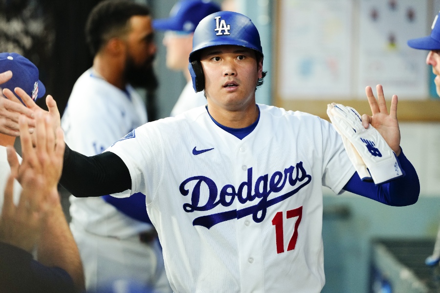 大谷翔平の君臨する“頂き” 山本由伸が猛追も…独走「22.8」、副収入196億円も納得