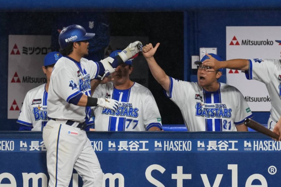 DeNAがヤクルトに9-2で勝利した【写真：井上学】