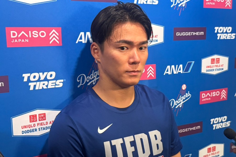 試合後の取材に応じたドジャース・山本由伸【写真:上野明洸】
