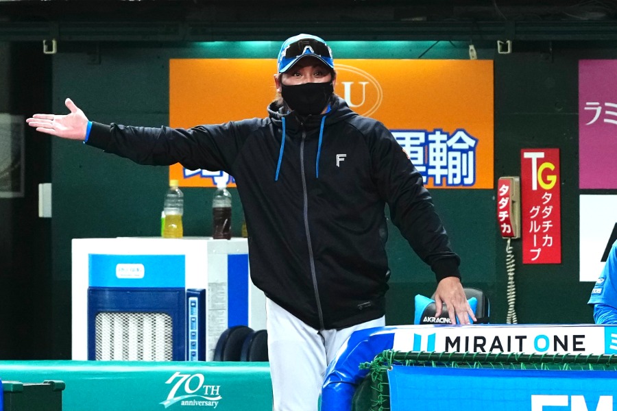 西武戦で指揮を執った日本ハム・新庄剛志監督【写真:黒澤崇】