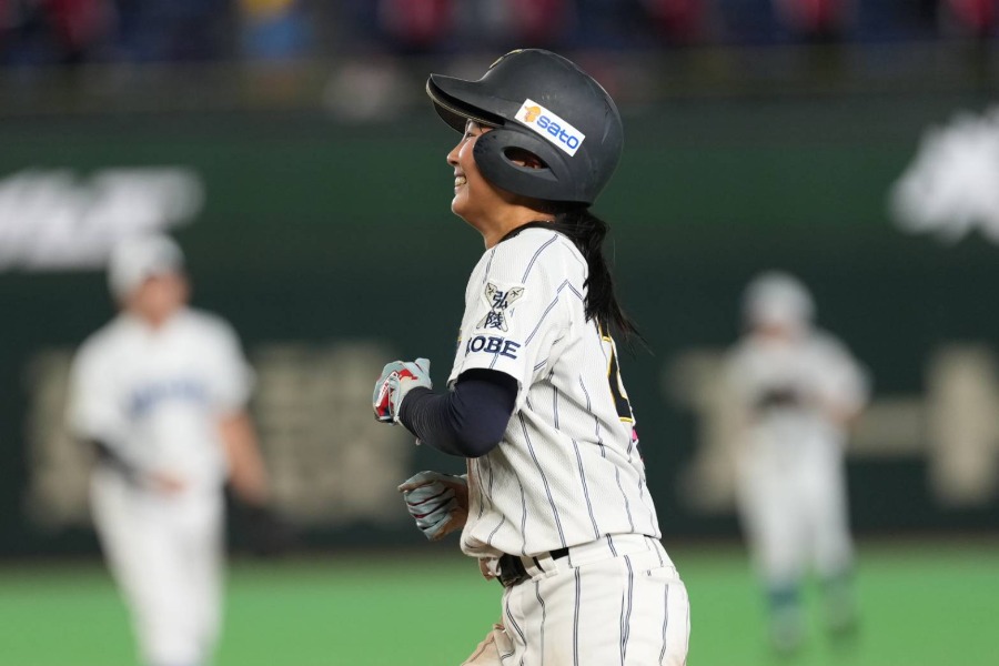 3安打と活躍した女子選抜の神戸弘陵・福田稟【写真:井上学】