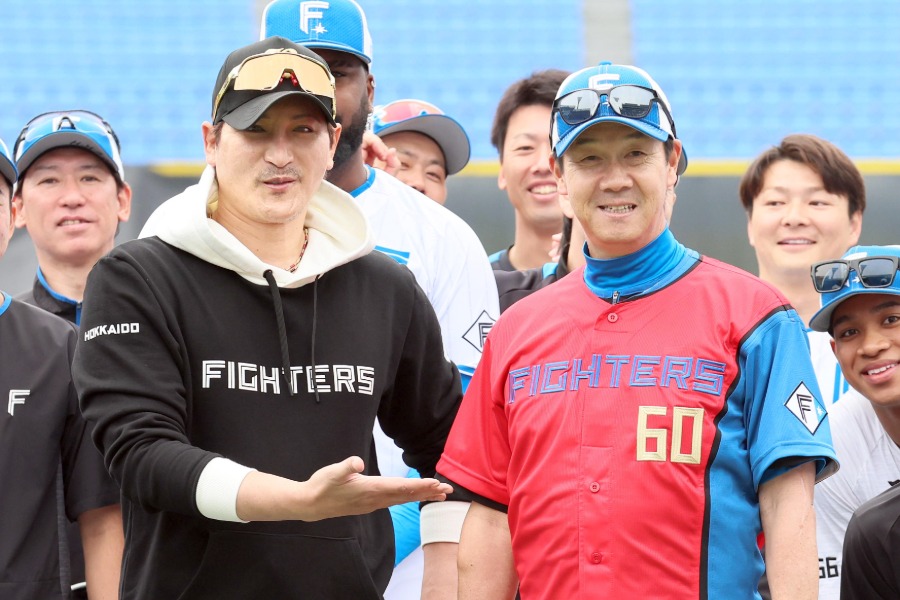 日本ハム・新庄剛志監督(左)と八木裕氏【写真提供:産経新聞社】