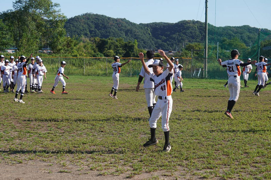 高崎中央ポニーのウオーミングアップの様子【写真：尾辻剛】