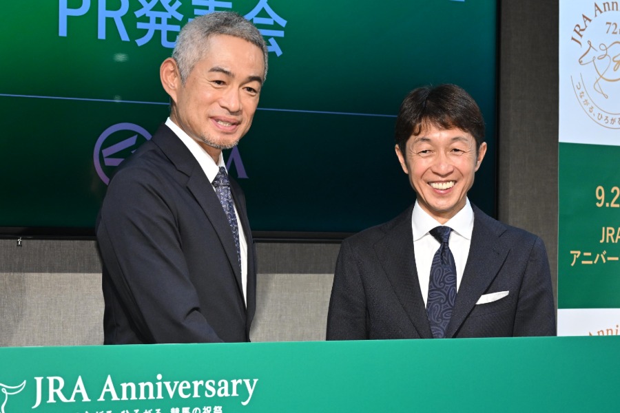 JRAアニバーサリーに登場したイチロー氏（左）と武豊騎手【写真提供：産経新聞社】