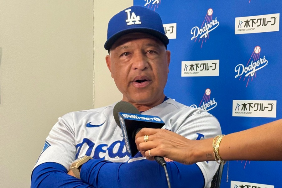 試合後、取材に応じたドジャースのデーブ・ロバーツ監督【写真:小谷真弥】