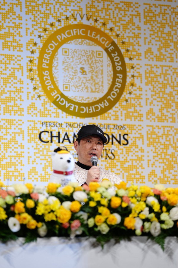 会見に臨んだソフトバンク・小久保裕紀監督【写真:黒澤崇】
