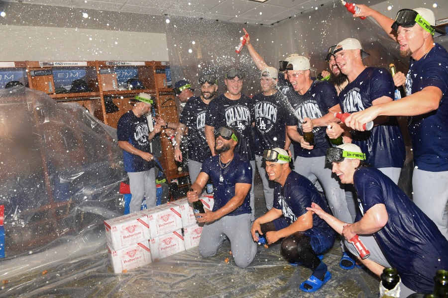 地区優勝を果たしたドジャースナイン【写真：アフロ】