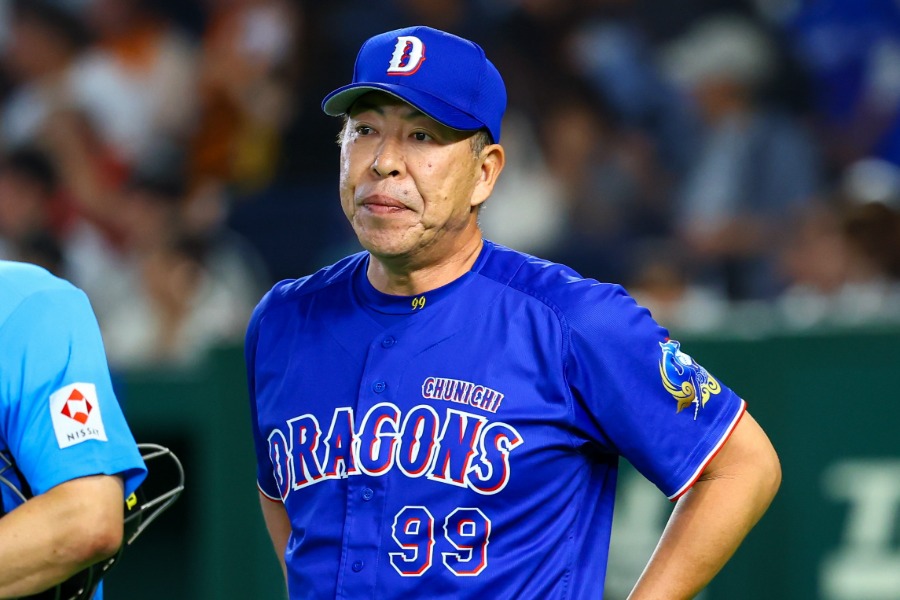 中日・井上一樹監督【写真：加治屋友輝】