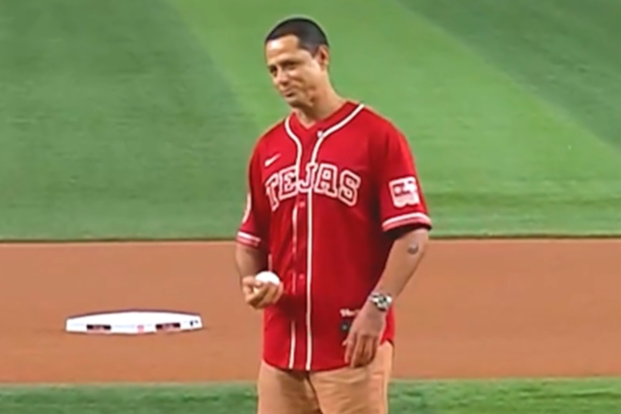 始球式を行ったハビエル・エルナンデス【写真：MLB公式Xより】