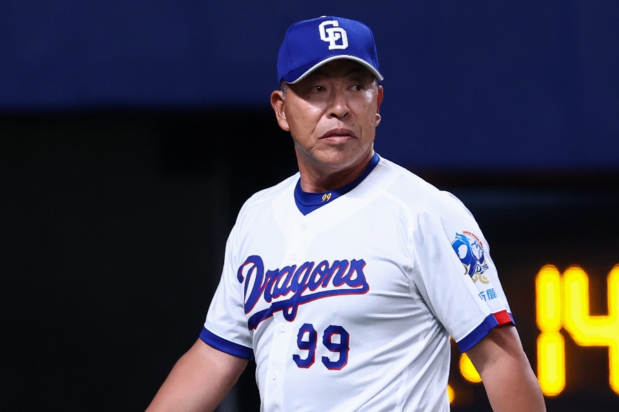 中日・井上一樹監督【写真:加治屋友輝】
