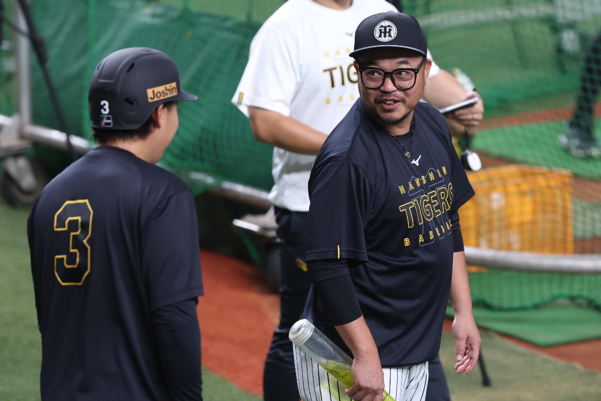 優勝争いを展開する阪神において、選手からの信頼も厚い【写真：栗木一考】