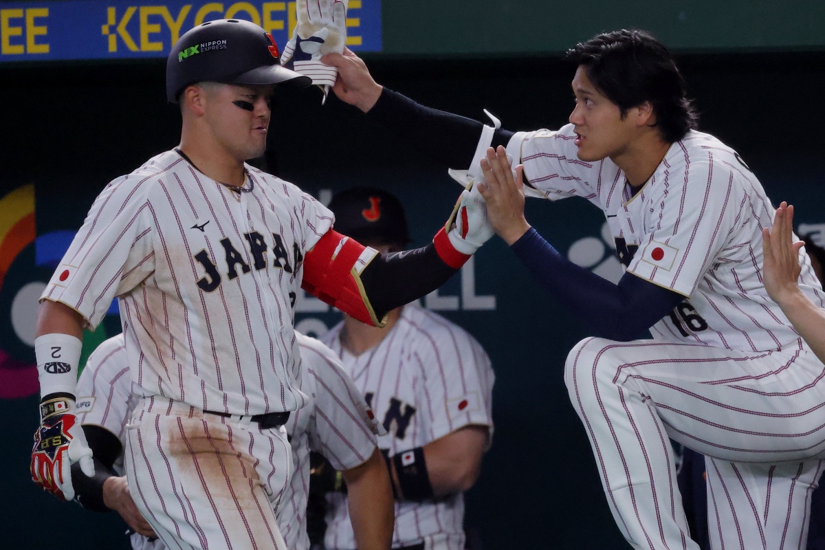 WBCでは大谷翔平（右）ら強打者とともに過ごし、多くの刺激を得た【写真：アフロ】