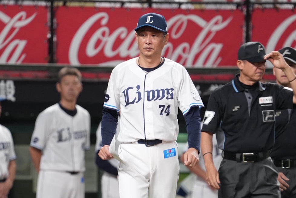 西武・西口文也監督【写真：岡部直樹】