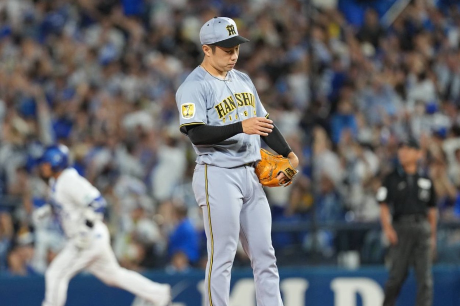 宮崎に逆転2ランを浴びた阪神・石井大智【写真：井上学】