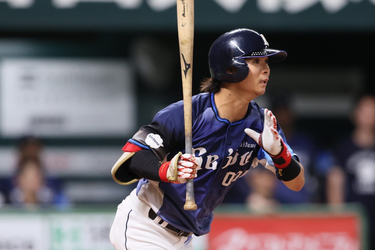 23日のソフトバンク戦で二塁打を放った西武・仲田慶介【写真：産経新聞社】