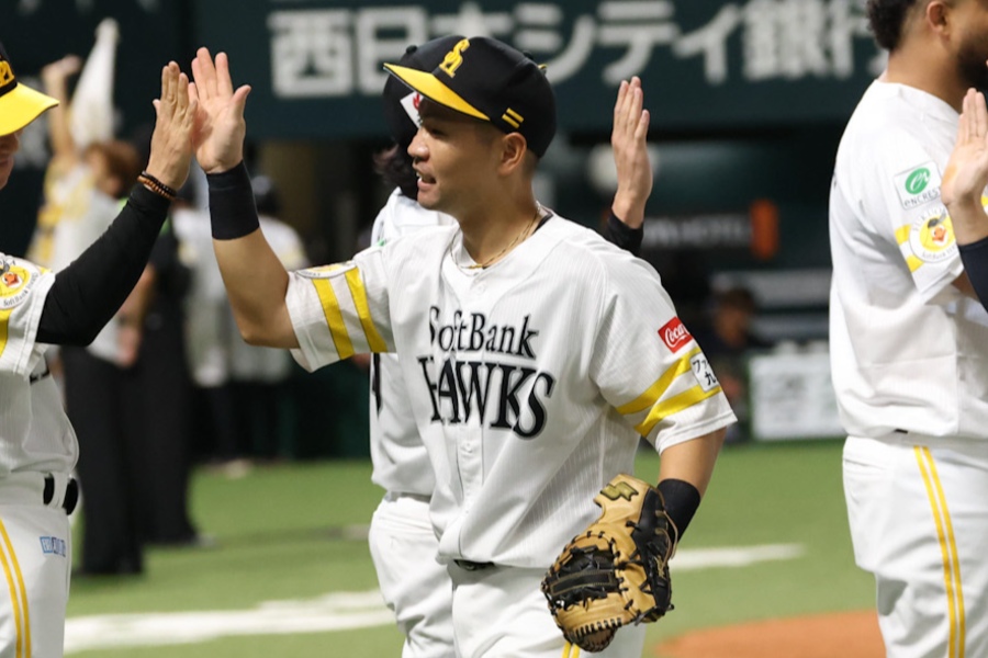 オリックス戦に出場したソフトバンク・中村晃【写真:栗木一考】
