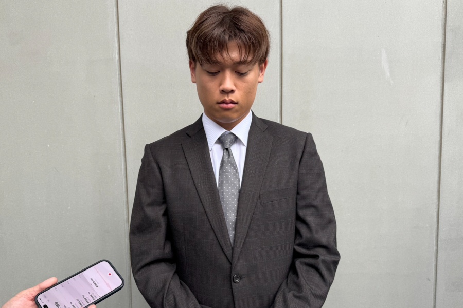 取材に応じたDeNA・小園健太【写真：町田利衣】