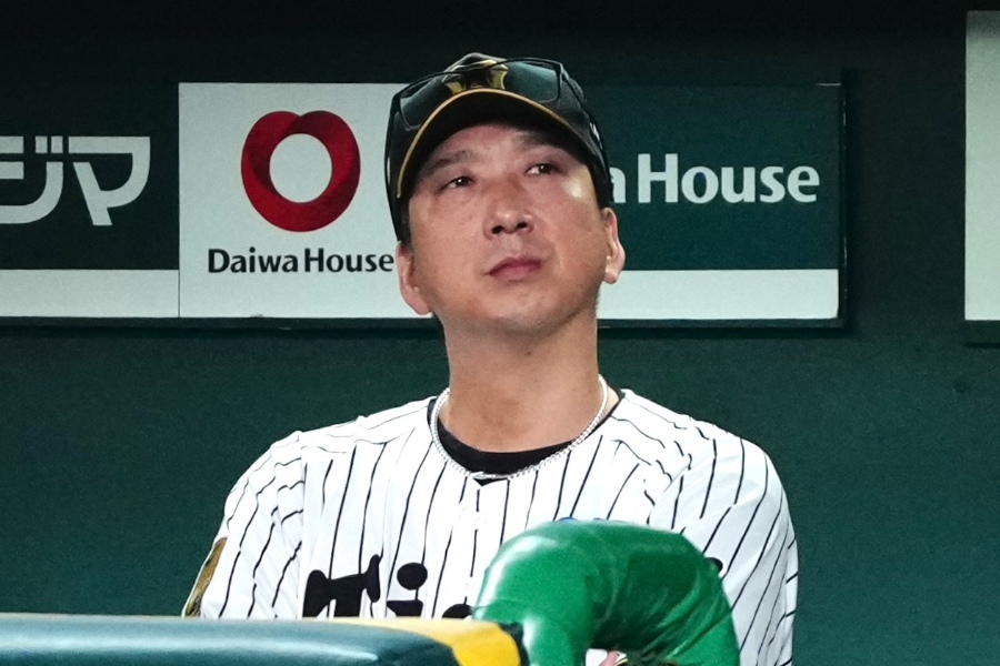 巨人戦で指揮を執った阪神・藤川球児監督【写真：黒澤崇】
