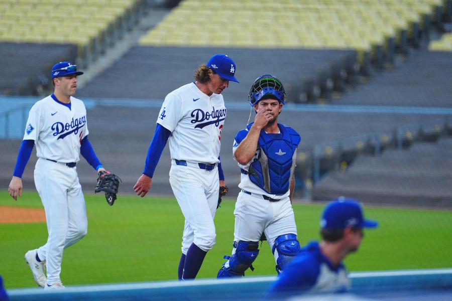 練習に参加したドジャースのベン・ロートベット(右)【写真:荒川祐史】