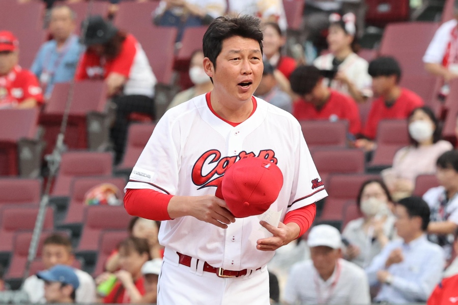 広島・新井貴浩監督【写真:栗木一考】