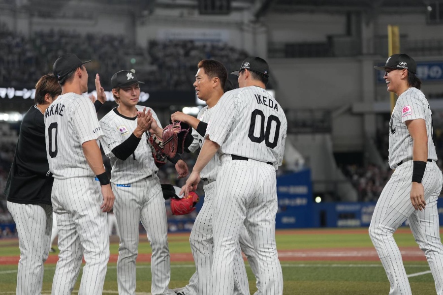 引退試合を行ったロッテ・角中勝也【写真:井上学】
